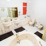 Konukevi Casa Barao Laranjeiras 3*